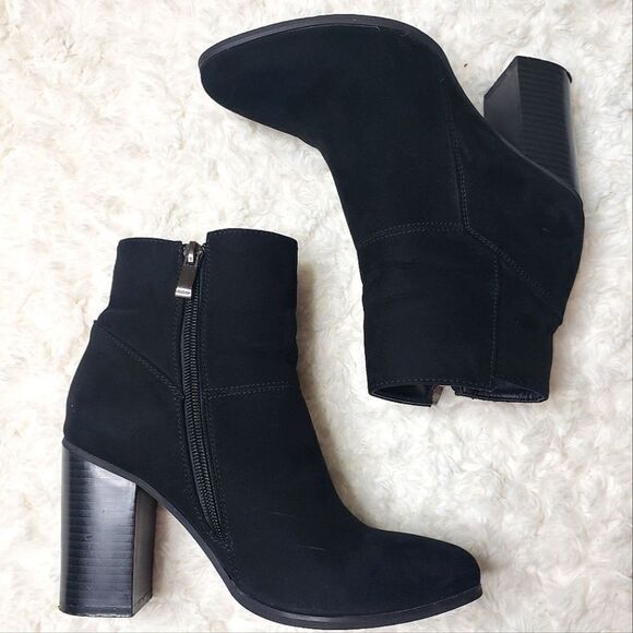 Wet Seal Black Vegan Chunky Heel Booties - Picture 4 of 8